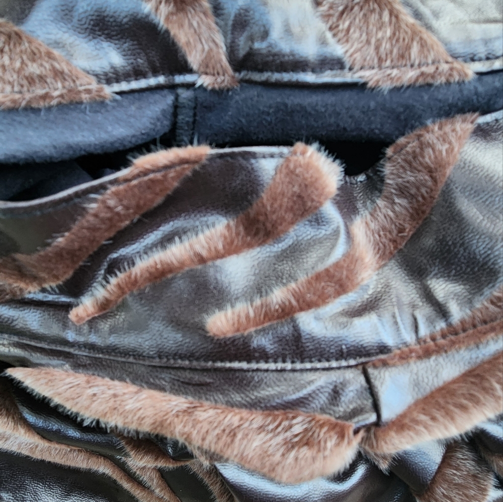 Furry Animal Print High Waisted Small Twirl Faux Leather Skirt - Picture 5 of 10